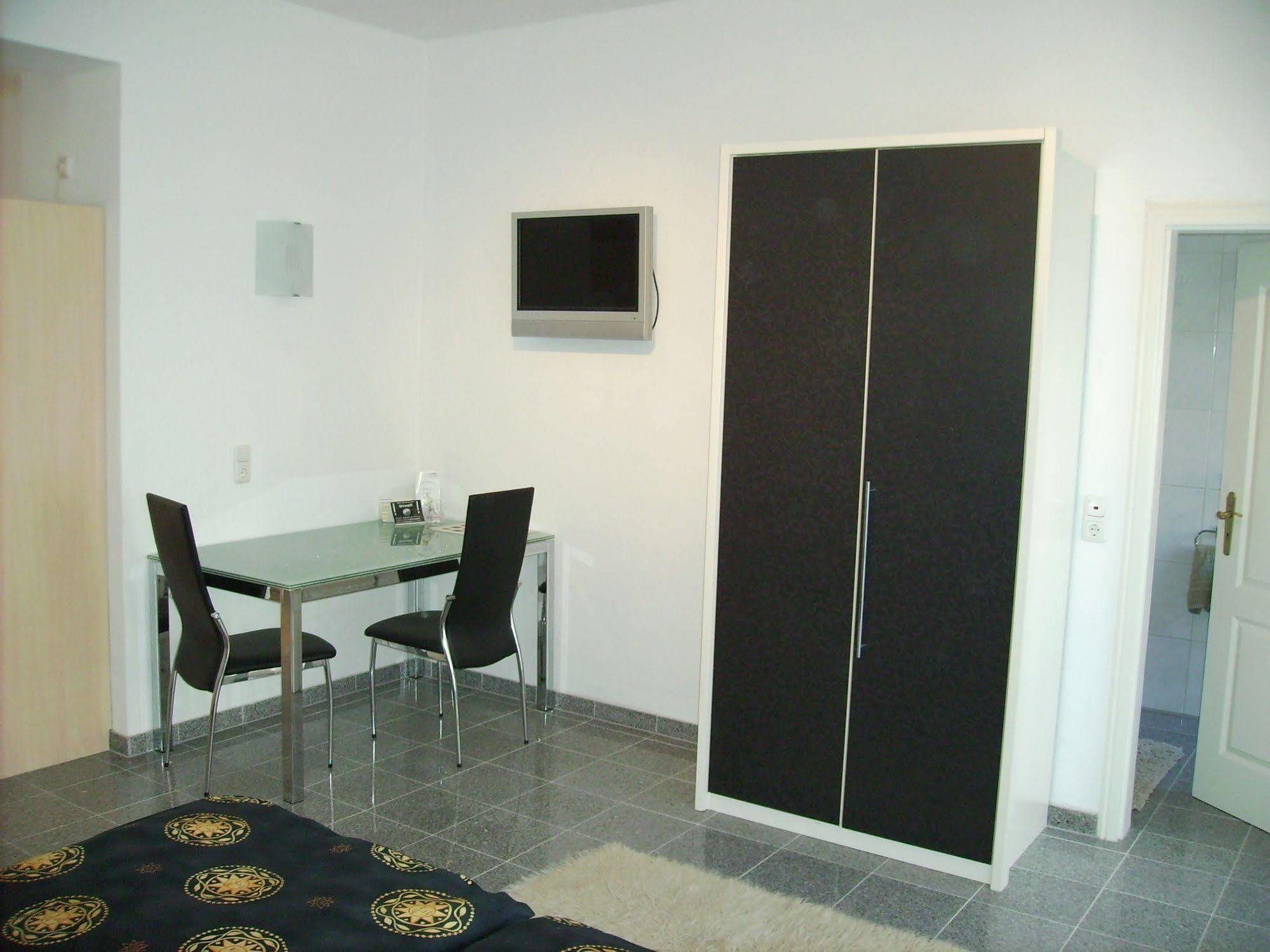 Apartment Boardinghouse - Stadtvilla Budget *